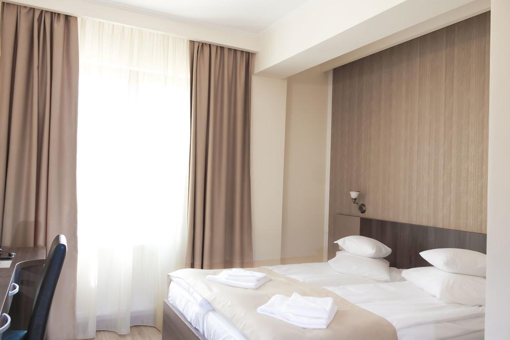 Hotel Rao Cluj-Napoca Ngoại thất bức ảnh